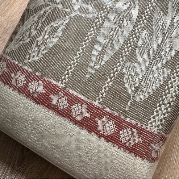 NOS NWT Vintage Yongetex Wood Land Collection 100% Cotton Tablecloth - 70" x 90" - Picture 7 of 10